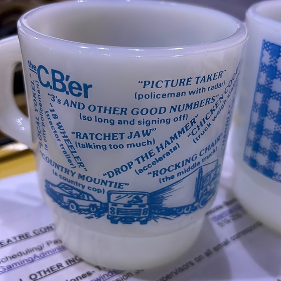 Fire King Anchor Hocking mugs - Picture 3 of 3